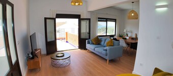 Chalet de Lujocasa Terracota con Piscina, 3 Cocinas, 6 Habitaciones y 6 Baños