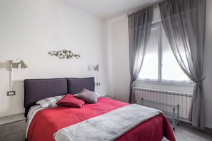 Apartment, Balcony | 2 bedrooms, iron/ironing board, free WiFi, bed sheets - Appartamento a Piazza dell'Unità (Bologna)