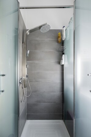 Apartment, Balcony | Bathroom | Shower, free toiletries, hair dryer, bidet - Appartamento a Piazza dell'Unità by Wonderful Italy (Bologna)