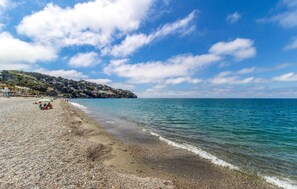 Plage à proximité, pêche sur place