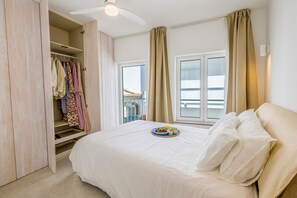 1 bedroom, free WiFi, bed sheets - beautiful town house situated in between the walls of the historic town, Lagos. (Lagos)