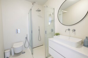 Hair dryer, towels, soap - beautiful town house situated in between the walls of the historic town, Lagos. (Lagos)