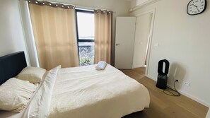 3 chambres, fer et planche à repasser, Wi-Fi, draps fournis