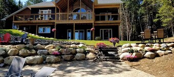 Groom/Lynx lake Retreat Kearney, Ontario.
Relax in our walkout ground level apt.