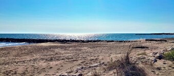 Awesome home in Saint-Siffret with WiFi