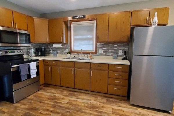 Frigorifero, microonde, forno, piano cottura