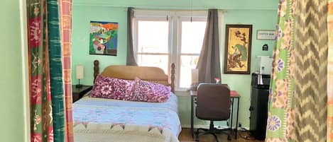 1 bedroom, desk, iron/ironing board, WiFi