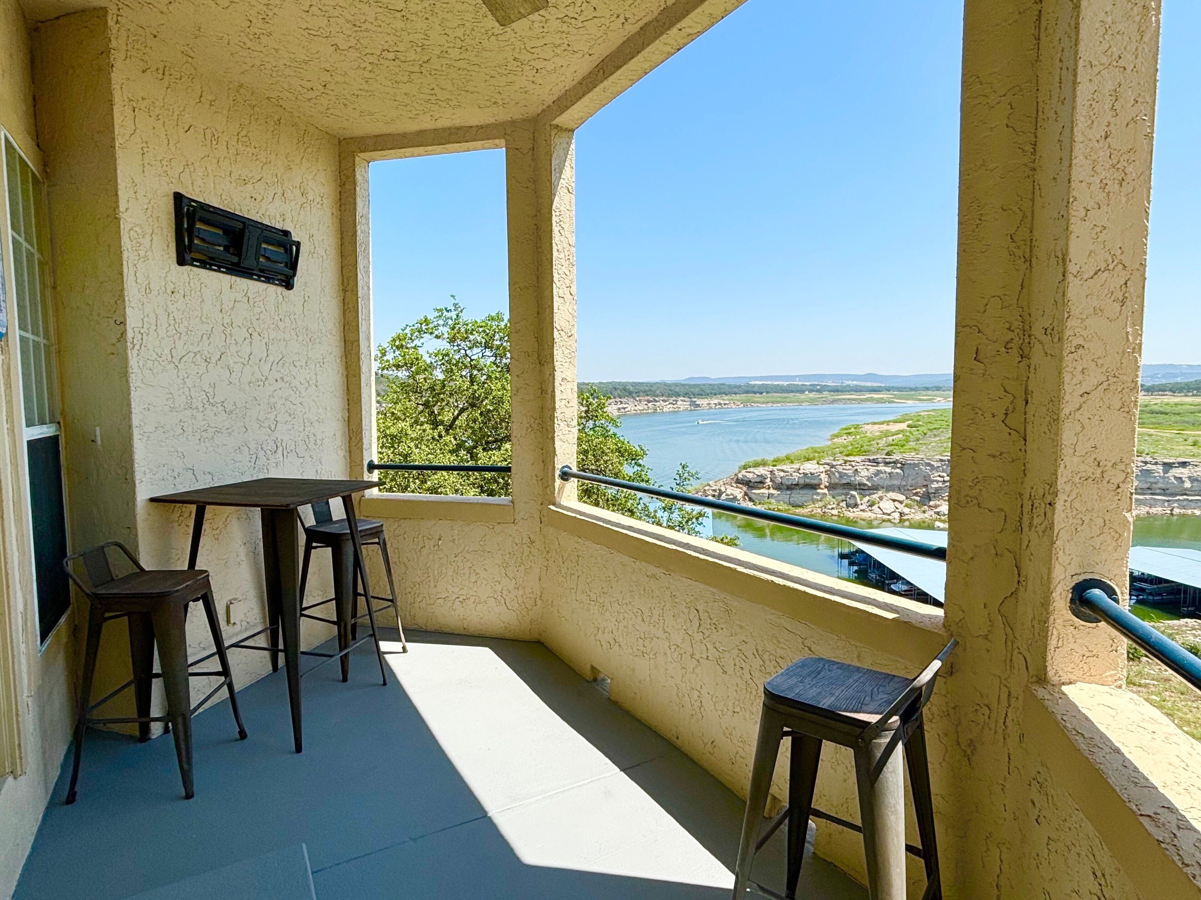 Villa 1108 - Island Resort -Panoramic Lake & Hill Country Views -  Pools, Gym, Pickleball, Tennis