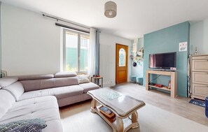 TV - Stunning home in Arques la Bataille Arq (Arques la Bataille Arq)