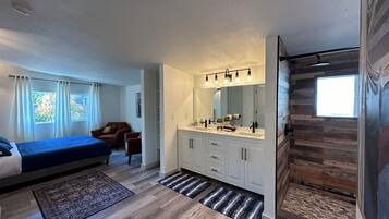 3 chambres, coffres-forts dans les chambres, Wi-Fi, draps fournis