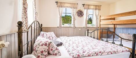 3 bedrooms, Internet