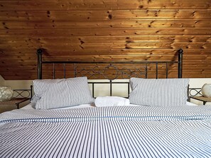 3 bedrooms, Internet