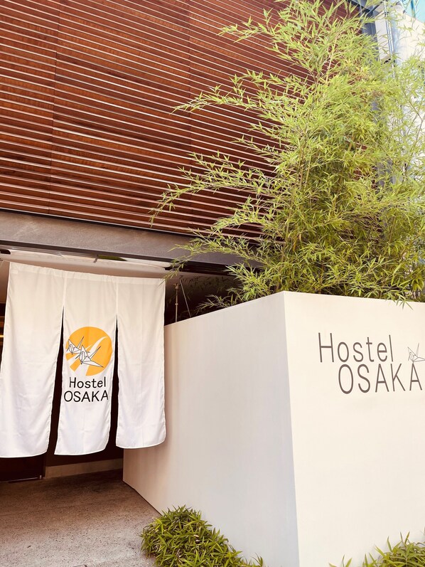 Front of property - Hostel OSAKA - Hostel (Osaka)