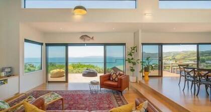 Hosts on the Coast Ataahua