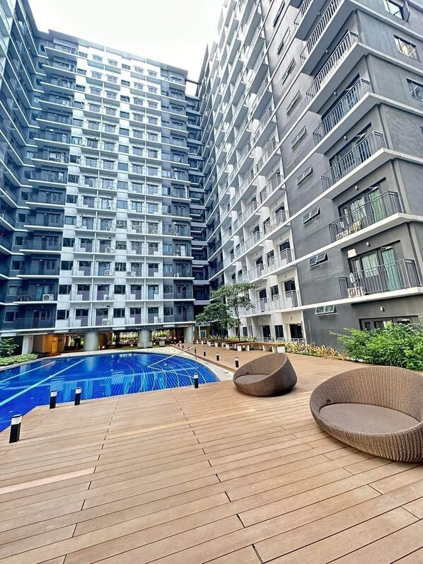 2 piscines extérieures