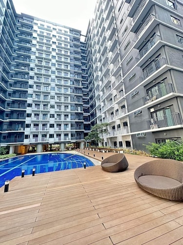 Cozy 642 1BR Shore3 Residence, Amenity Pool View, Near Airport, IKEA, MOA,SMX, Pasay City, Manila