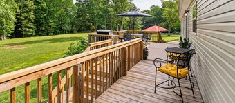 Minnie's Place is 3 min from historic DT Waxhaw, Mill bridge & Walnut Creek