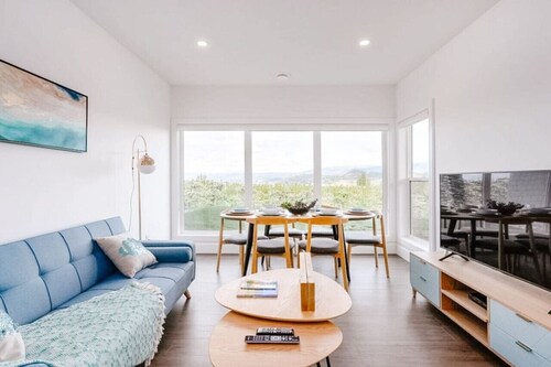 2 KING beds with En-suites/Orchard Views/Sleeps 5