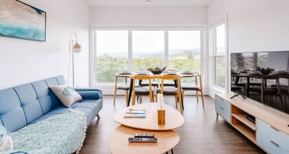 2 KING beds with En-suites/Orchard Views/Sleeps 5