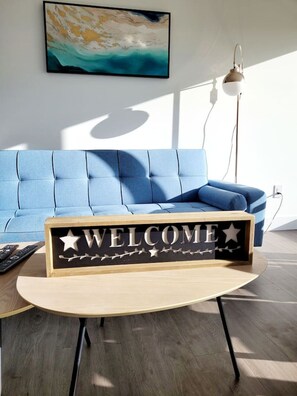 Interior - 2 KING beds with En-suites/Orchard Views/Sleeps 5 (Kelowna)