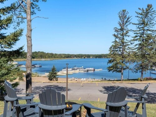 Charming Cabin at Breezy Point, Fishing, Hot Tub