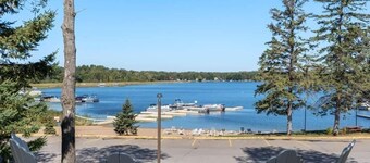 Charming Cabin at Breezy Point, Fishing, Hot Tub