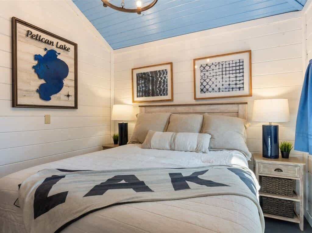 2 bedrooms, iron/ironing board, travel cot, WiFi