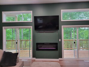 Smart TV, fireplace, DVD player