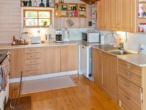 雪櫃、微波爐、洗碗機、廚房用具/餐具/器皿