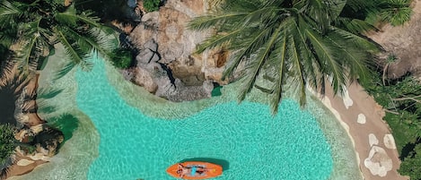 2 outdoor pools