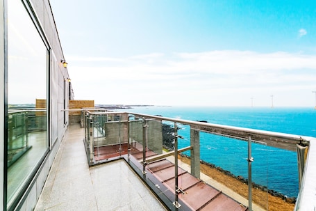 30py Ocean Pool Spa | Free WiFi