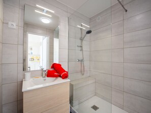 Bathroom - La Croix du Sud by Interhome (Cavalaire)