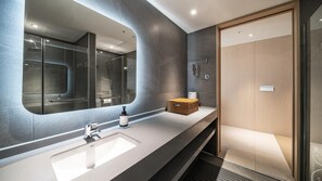 Basic-Zimmer, 1 Schlafzimmer (Room 301) | 1 Schlafzimmer, kostenloses WLAN