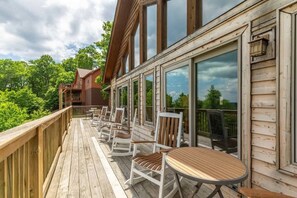 Property grounds - 5 O'Clock between Boone & Blowing Rock - Views, hot tub, BBQ smoker, pool table!  Minutes to town. (Blowing Rock)