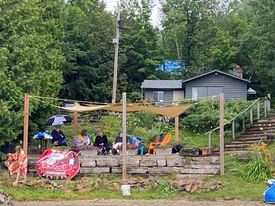 Escape near City - 2 Detached Family Living Spaces