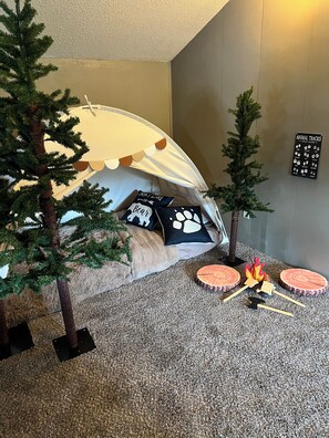 3 間睡房、可攜式嬰兒床、免費 Wi-Fi、床單