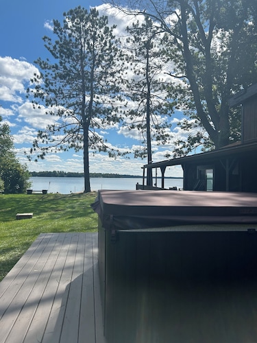 3b 2ba +loft Lakefront escape with level lot and hot tub!  Pontoon available