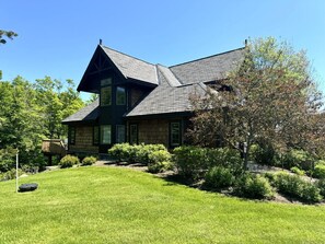 Exterior - Hermitage premier ski-on/off. (Wilmington)