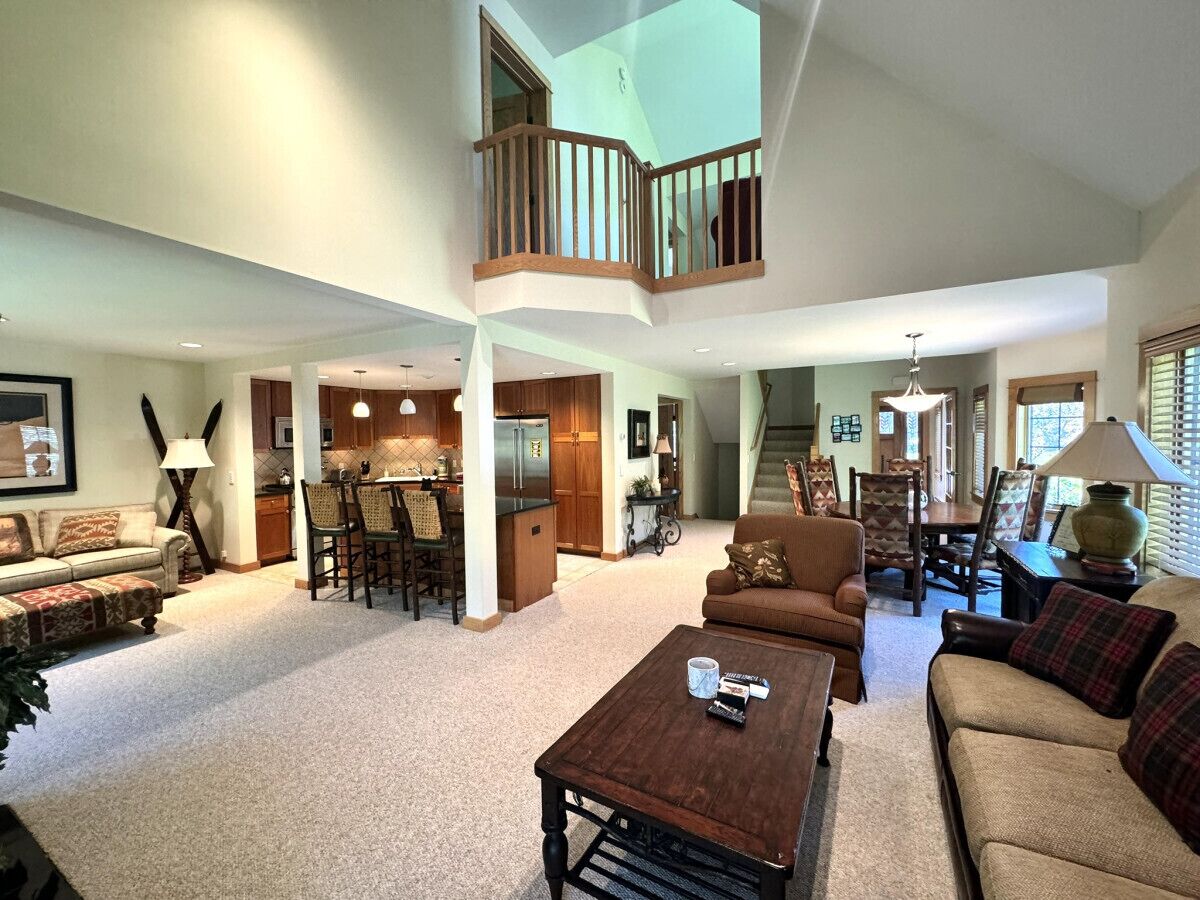 Smart TV, chimenea, videojuegos y tenis de mesa 