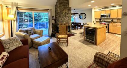 Kingswood Townhome. Free shutt