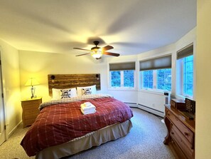 4 bedrooms, iron/ironing board, free WiFi, bed sheets