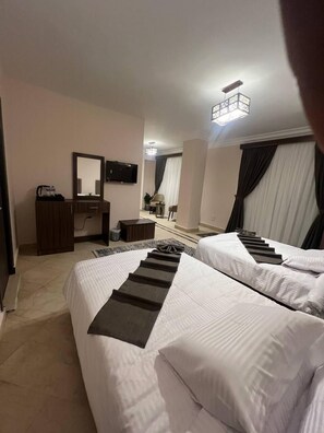 Ropa de cama de alta calidad y camas con pillow-top