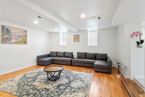 Family House | Ruang tamu