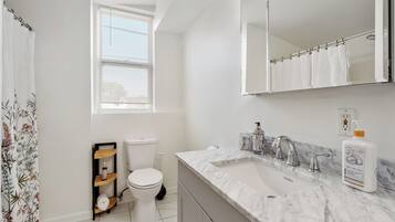 Family House | Bathroom