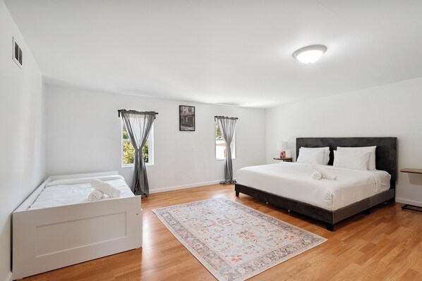 ファミリー ハウス | 2 室のベッドルーム、アイロン / アイロン台、WiFi (無料)