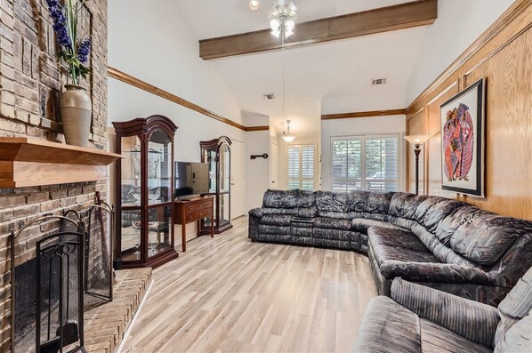 Smart TV, offices, printers - Near Downtown McKinney — Spacious Pet-Friendly Retreat w/ Office Amenities (McKinney)