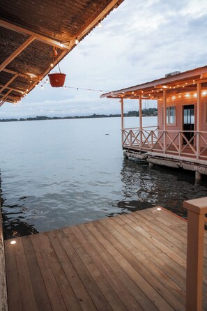 Terrace/patio - Oceanfront Caribbean Holiday Home Private Entrance (Isla Colón)