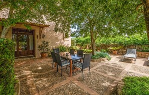 Outdoor dining - Stunning home in Manacor (Manacor)