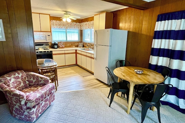 Frigorífic, microones, forn i placa de cuina