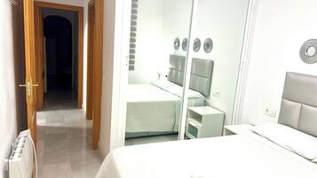 2 Schlafzimmer, Bügeleisen/Bügelbrett, Reisekinderbett, kostenloses WLAN